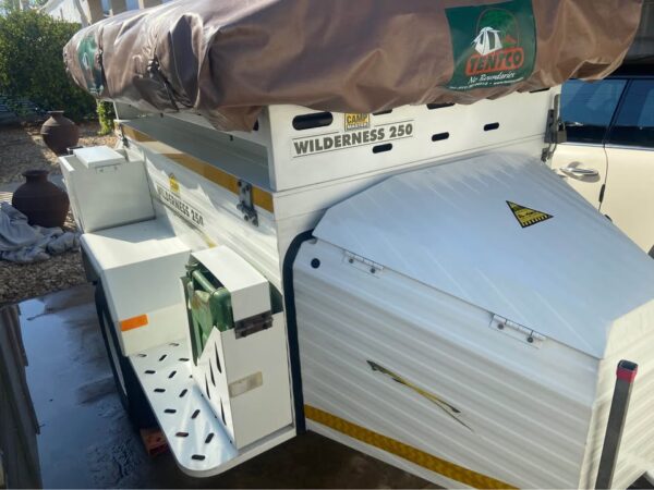 2013 4x4 Camp Master trailer - Image 4