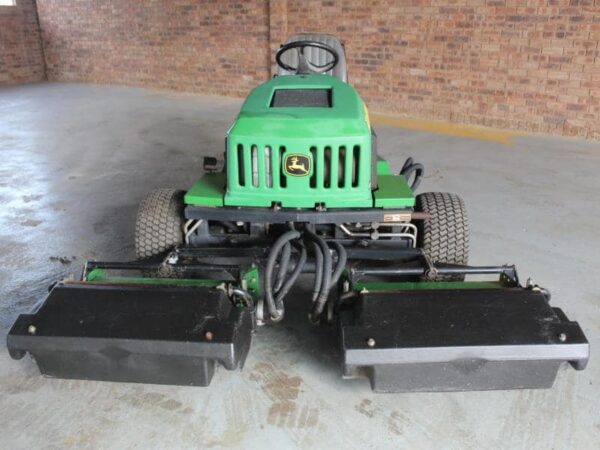 Pre-owned John Deere 2653A Ride-on Mower - Image 2