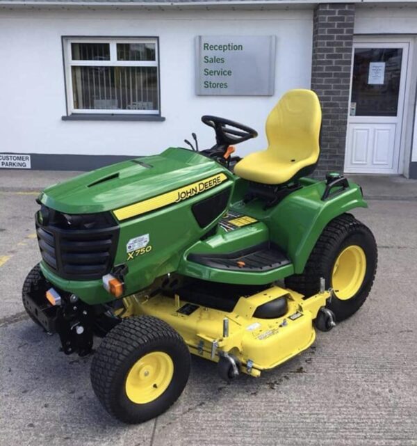 John Deere X750R Ride-on mowers - Brand New