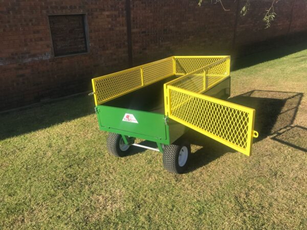 Pre-owned John Deere D170 With Trailer - Image 3
