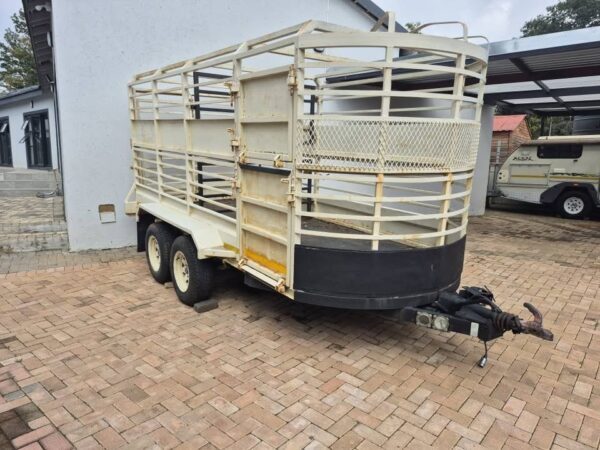 Double axle Cattle trailer