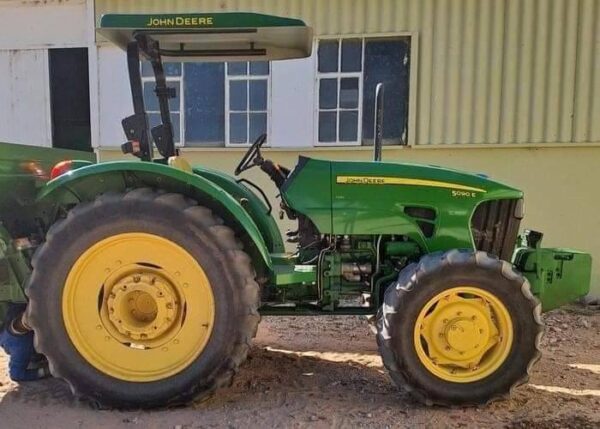 1999 John Deere Tractor 5090 - Image 4